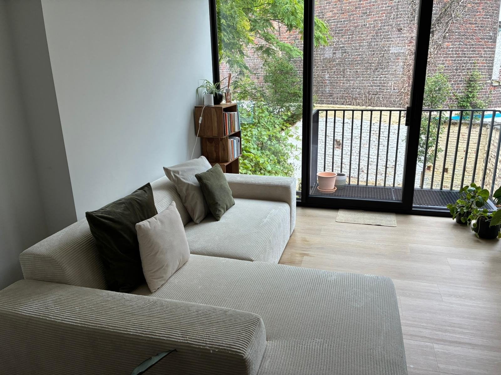 Quasi NIEUWE hoekzetel, beige ribfluweel, Ophalen