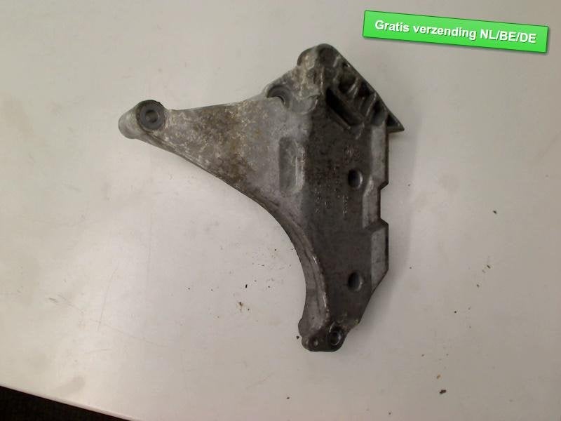 SUPPORT MOTEUR DROIT Audi TT (8J3) (03L199207), Auto-Union-Straße  1,
85057  Ingolstadt, DE, Info@audi.de, Audi, Utilisé