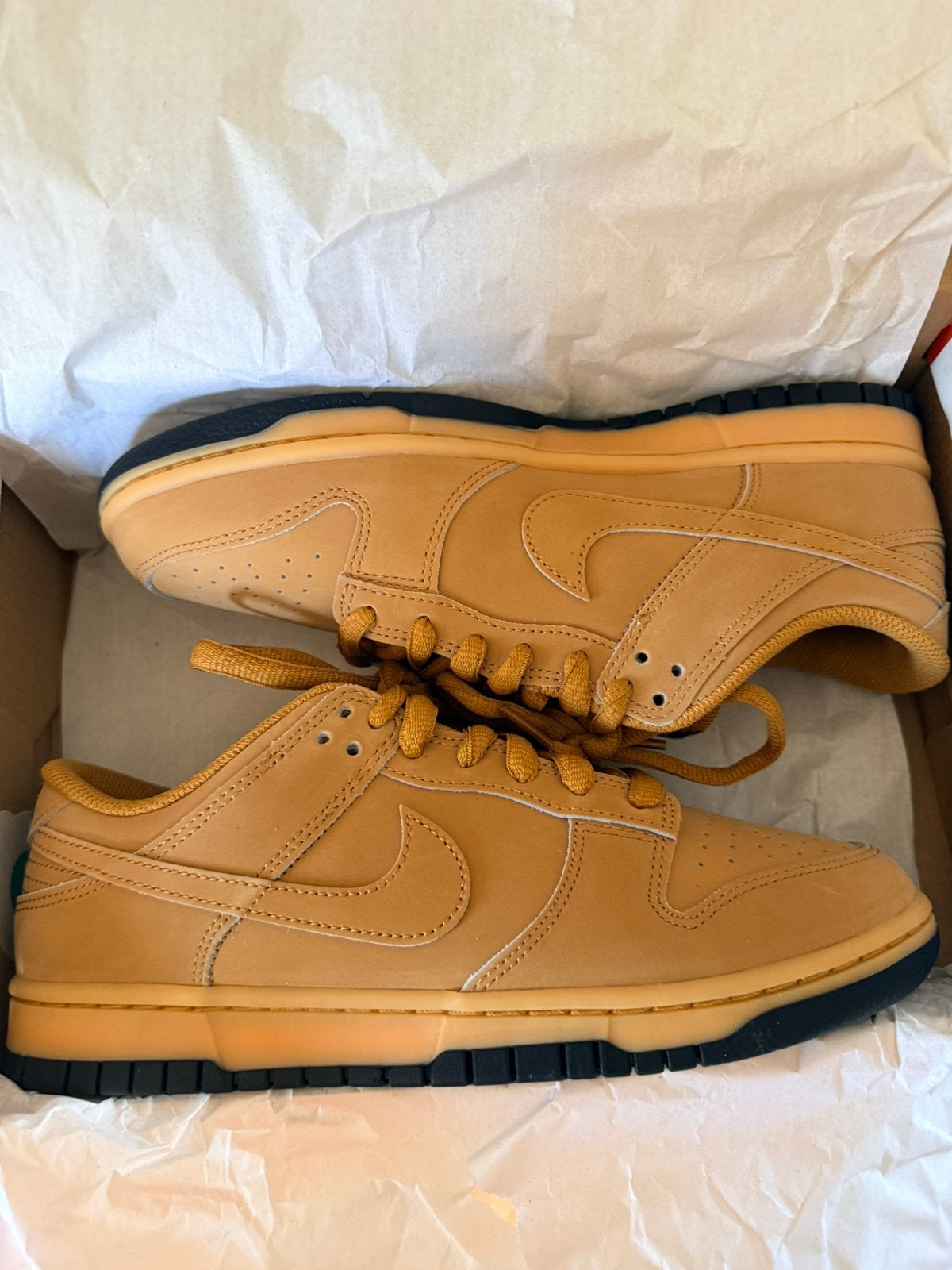 Nike Dunk Low Retro SE, Enlèvement ou Envoi, Comme neuf, Brun, Baskets