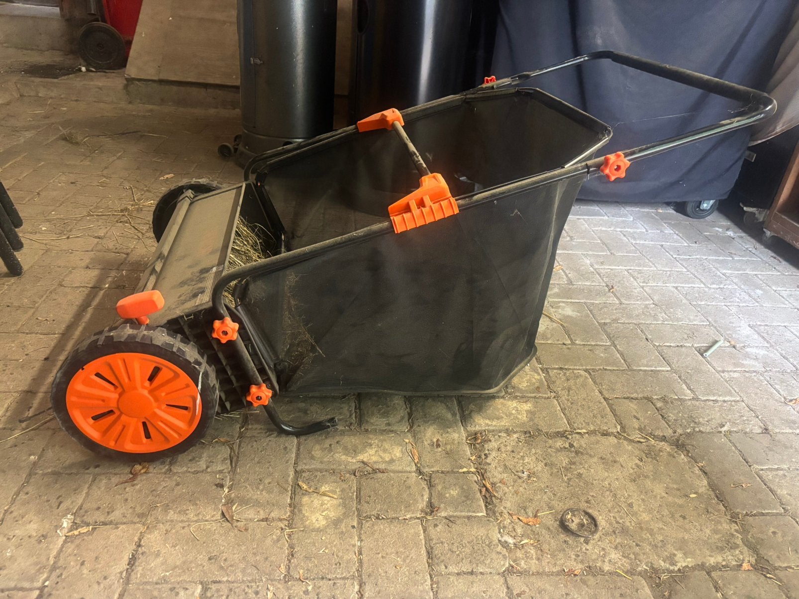 Gazon borstel vevor, Ophalen, Zo goed als nieuw