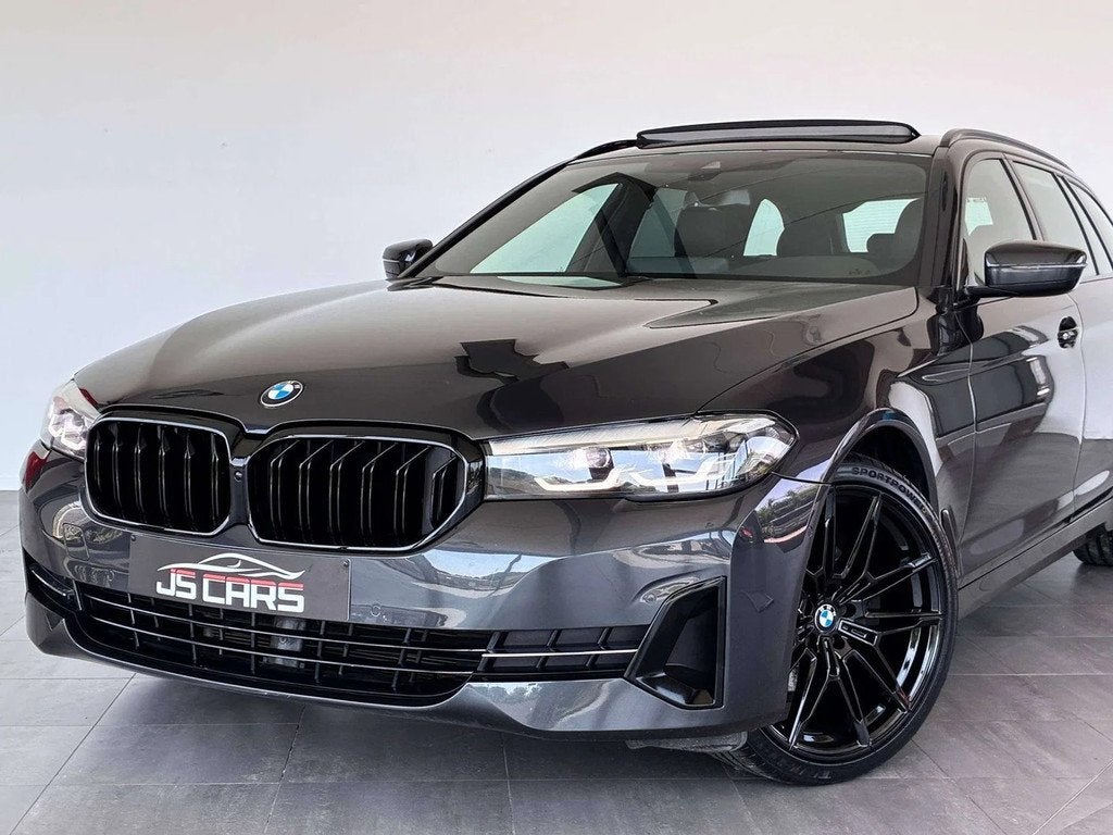 BMW 5 Serie 520 iA Touring SPORT-1ERPRO-COCKPIT-T.O-GPS-CAME, Autos, BMW, Cuir, Argent ou Gris, Euro 6, Entreprise