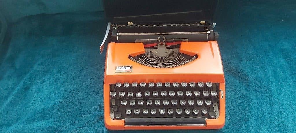 Machine à écrire vintage Brother 210 couleur orange, Enlèvement, Utilisé
