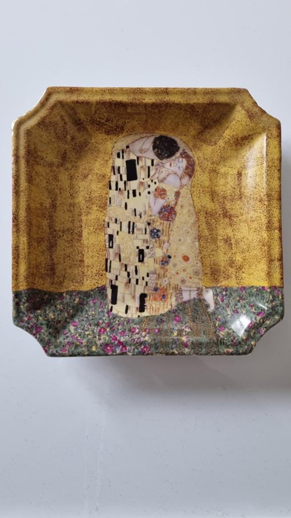 Decoratief schaaltje (The kiss)