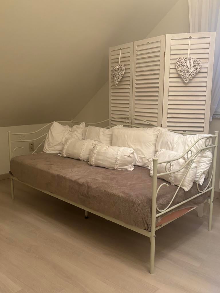 Beige 1 persoons bed/ zetel + Matras, Antiek en Kunst, Ophalen