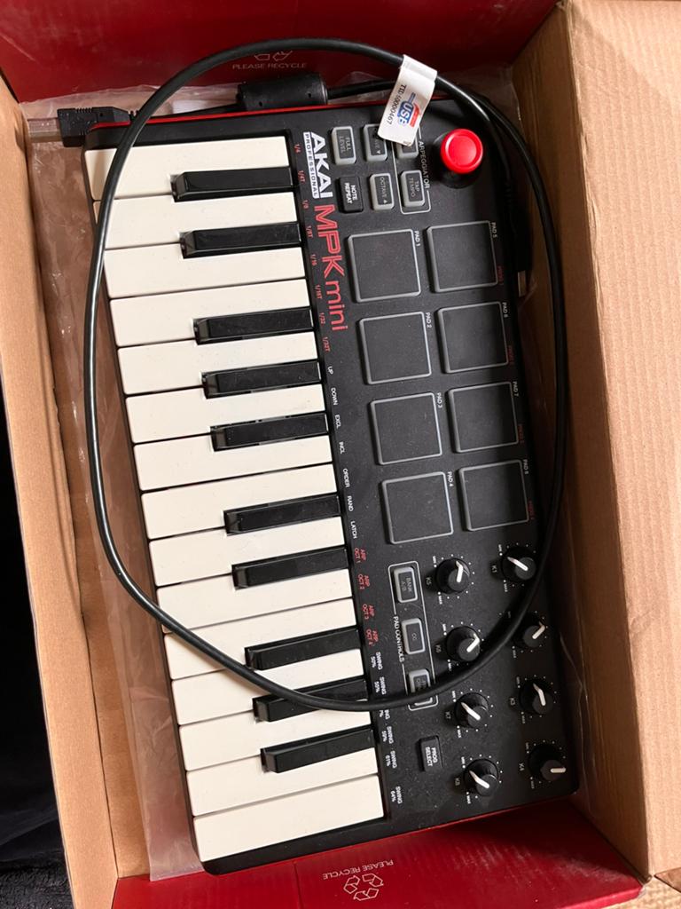 AKAI Professional MPK mini, Muziek en Instrumenten, Ophalen, Zo goed als nieuw