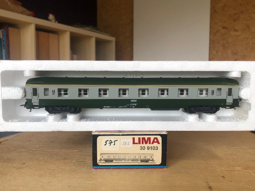 LIMA 3091043 SNCF VOITURE DEV AO A8 1E CL HO, Envoi, Utilisé, Lima