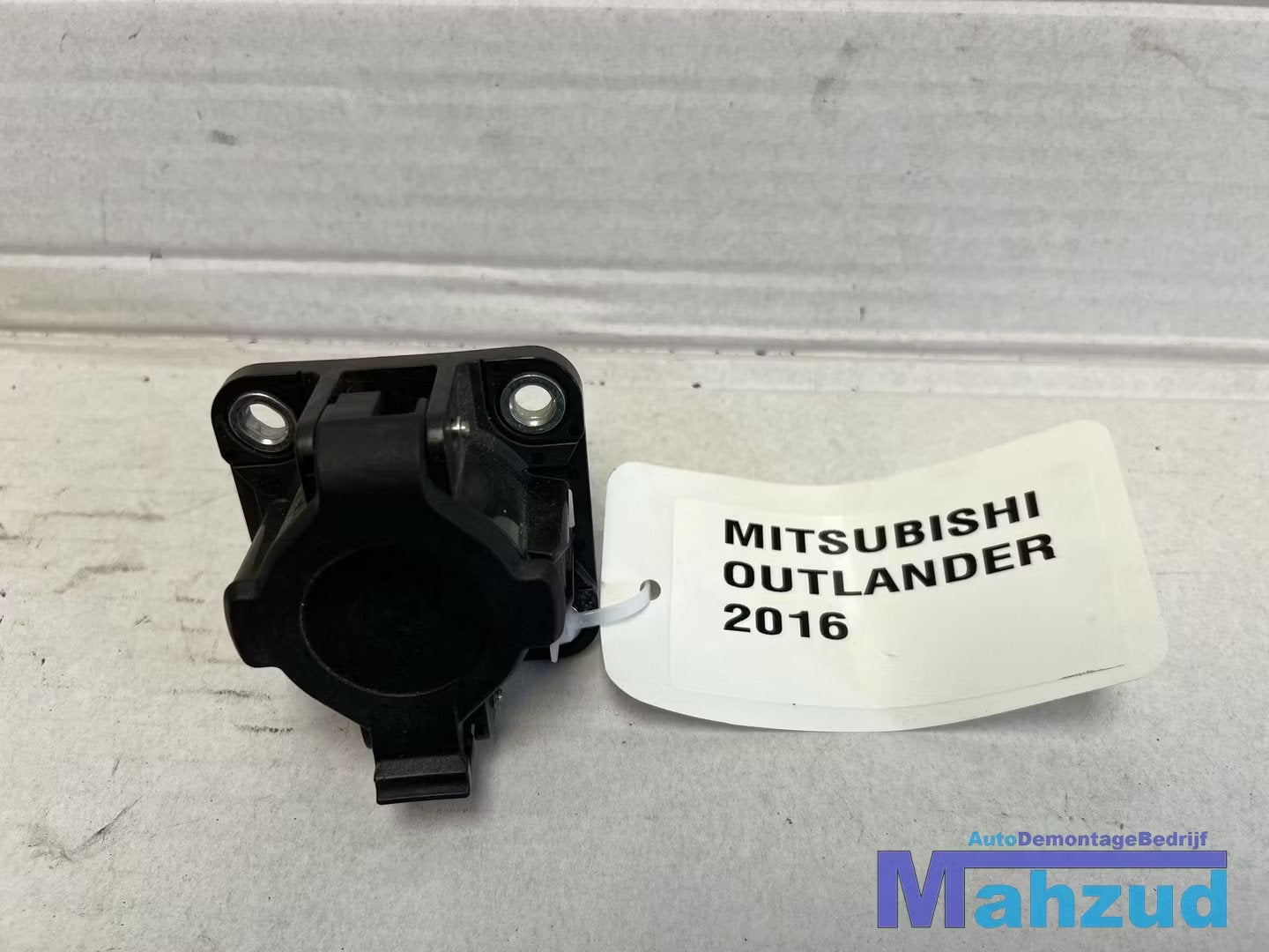 MITSUBISHI OUTLANDER PHEV laad stekker doos 2015+ 73LA2001, Auto-onderdelen, Info@mitsubishi-motors.com, Gebruikt, Mitsubishi Motors Corporation