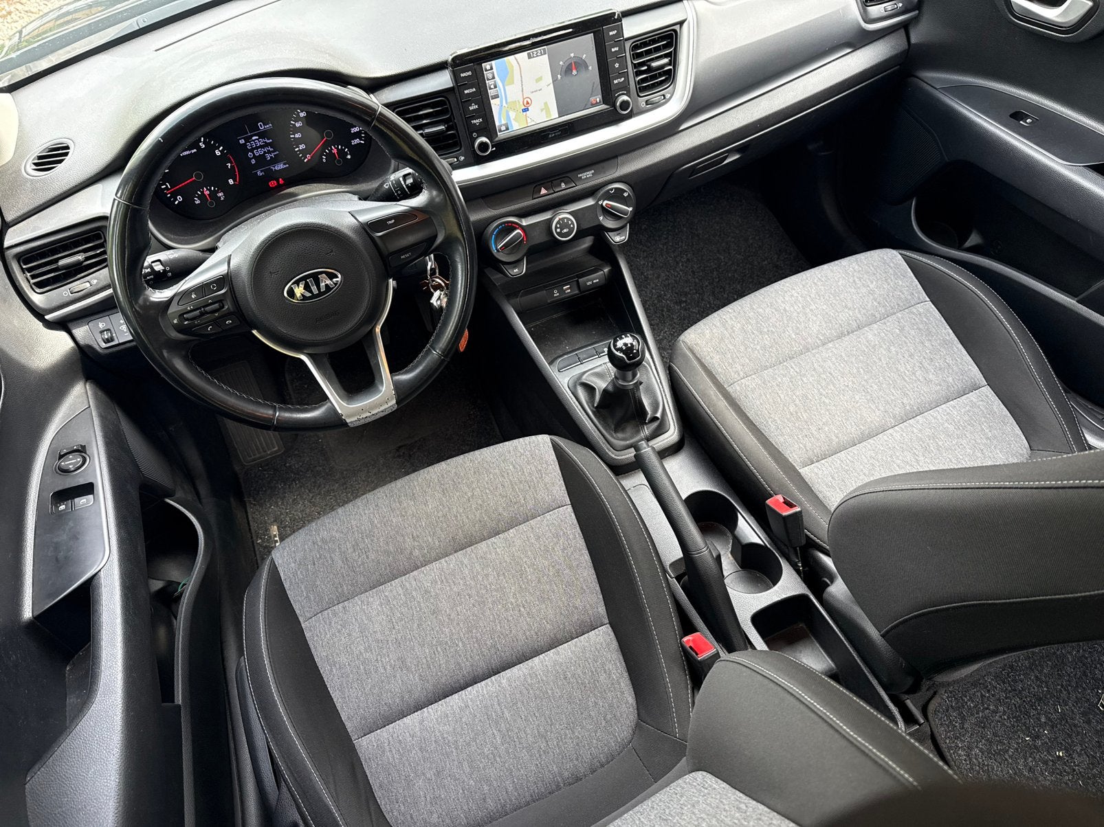 Kia Stonic 1.2 Benzine - 72.000 KM / AC / CAM / Navi 2018, Autos, Kia, Achat, Euro 6, Entreprise, Boîte manuelle