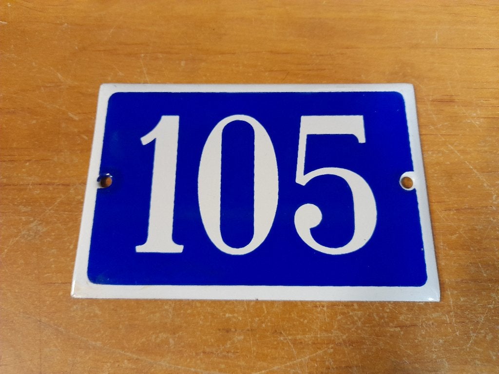 plaque de numero de rue 105 emaillée 15x10 cms, Enlèvement ou Envoi, Utilisé, Autres types