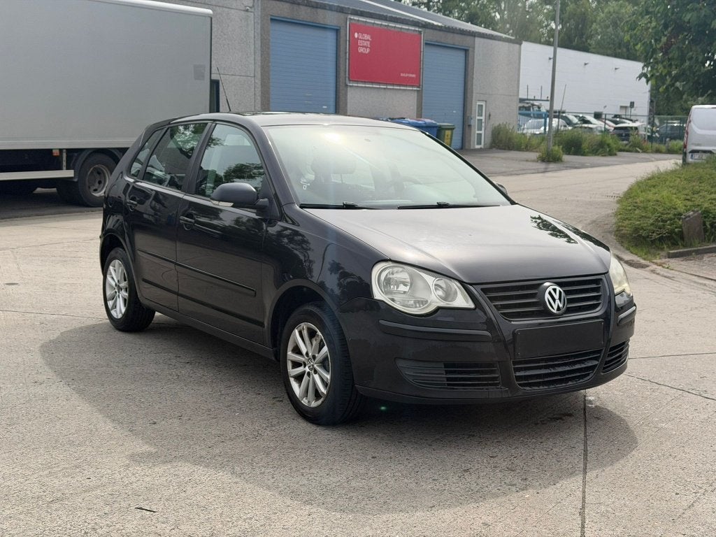VOLKSWAGEN Polo 1.2i Trendline 60Pk 5v, Auto's, Voorwielaandrijving, Stof, 1198 cc, Zwart