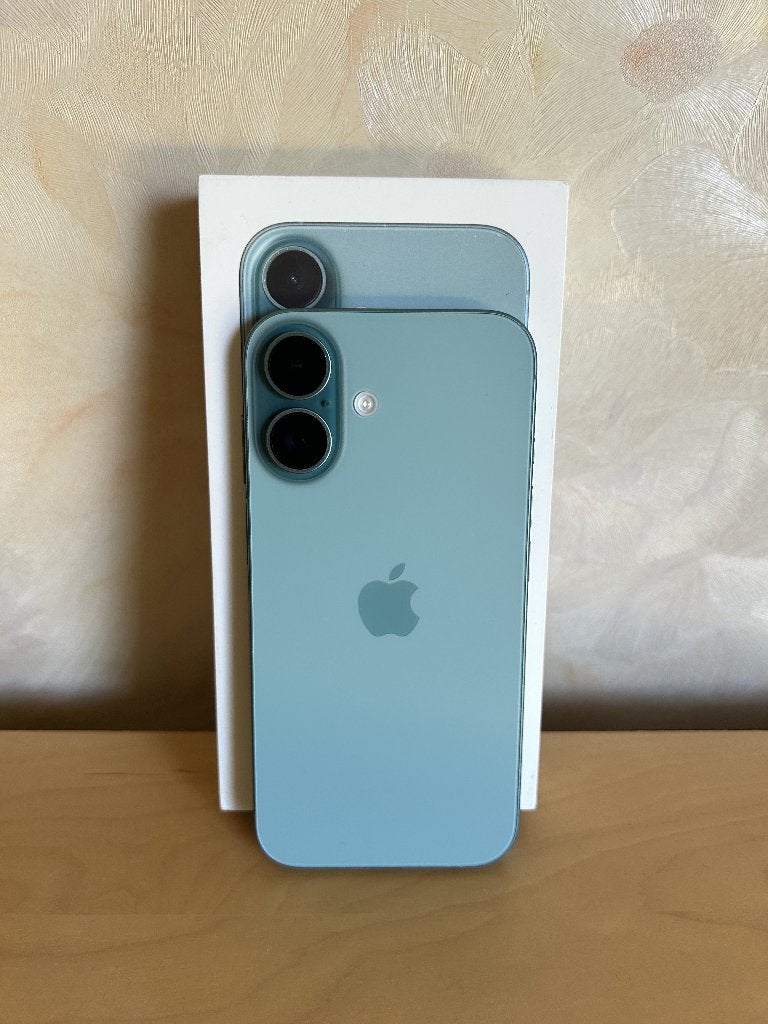 Apple iPhone 16 5G 128 GB Teal 2 cycles de charge, Télécoms, Téléphonie mobile | Apple iPhone, 128 GB, IPhone 16, Comme neuf, 100 %