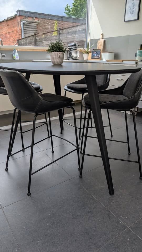 Bartafel organische vorm met 4 barstoelen, Huis en Inrichting, Tafels | Statafels, Ophalen, Zo goed als nieuw