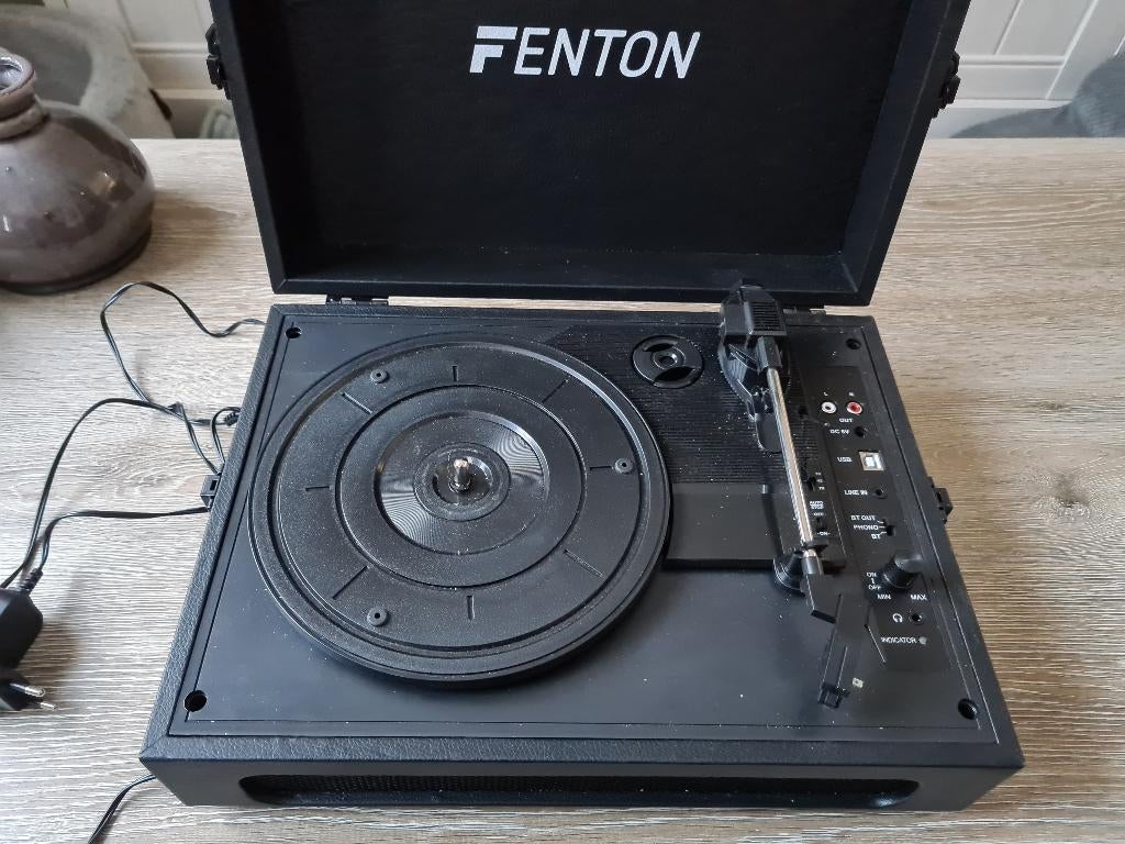 Tourne-disque portable Fenton RP118, TV, Hi-fi & Vidéo, Tourne-disques, Comme neuf, Tourne-disque, Autres marques, Connexion USB