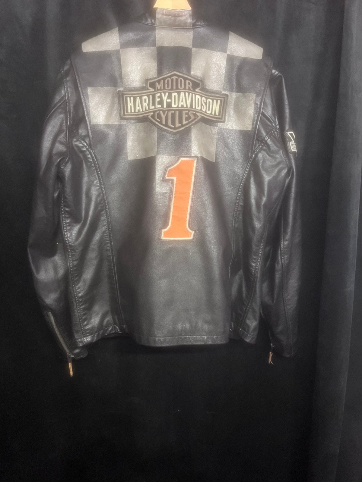 Harley motor Vest maat L nieuwprijs was 750€, Motoren, Kleding | Motorkleding, Ophalen