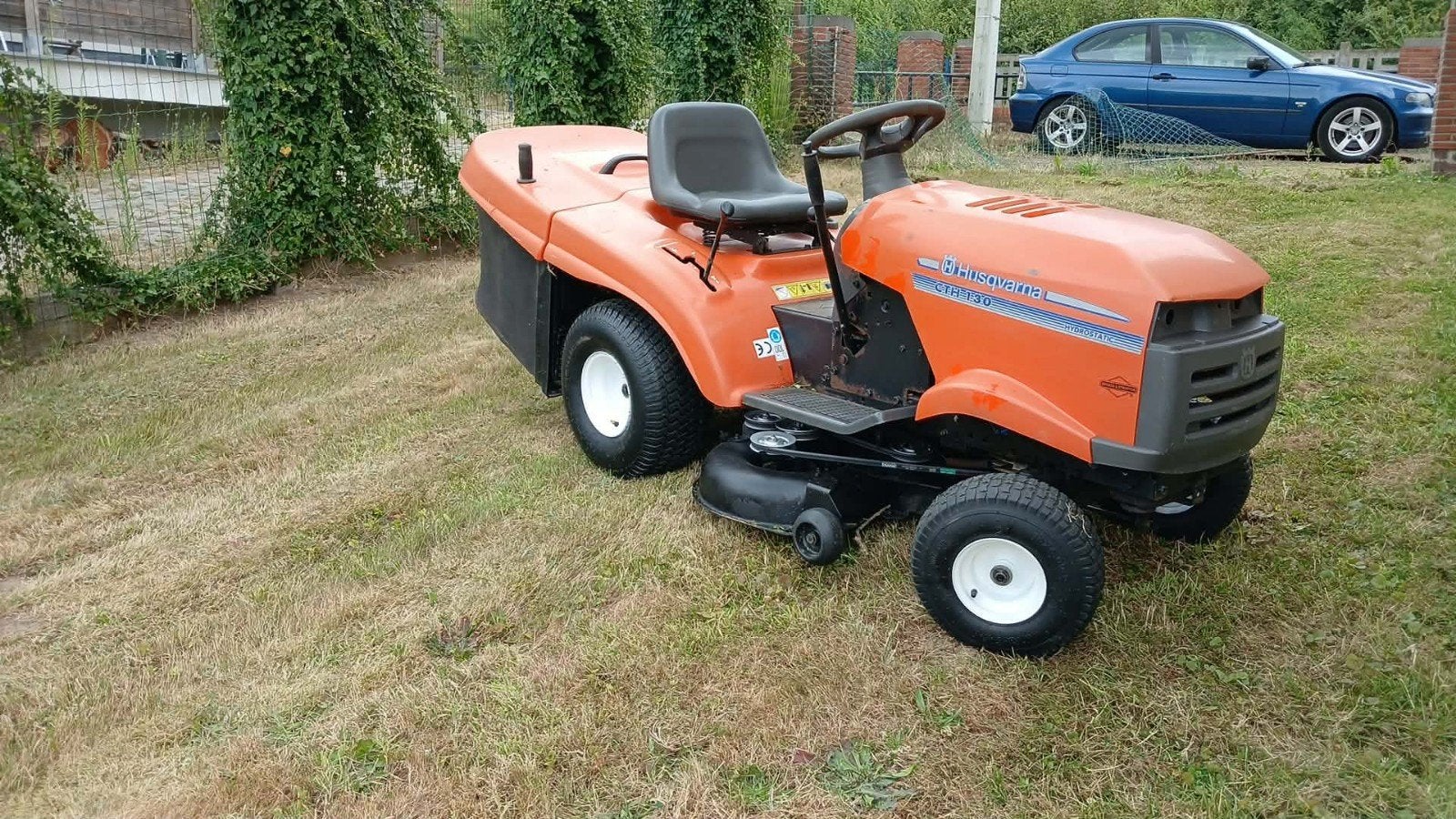 Tracteur Tondeuse Husqvarna, Fonction de mulching, Enlèvement, Utilisé, 90 à 120 cm