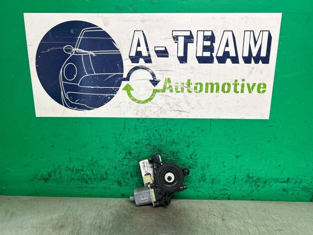MOTEUR LEVE VITRE ELECTRIQUE Golf VII (AUA) (|5Q0959801A|), Robert Bosch AG, Volkswagen, Utilisé, Robert-Bosch-Allee 1
74232  Abstatt, DE