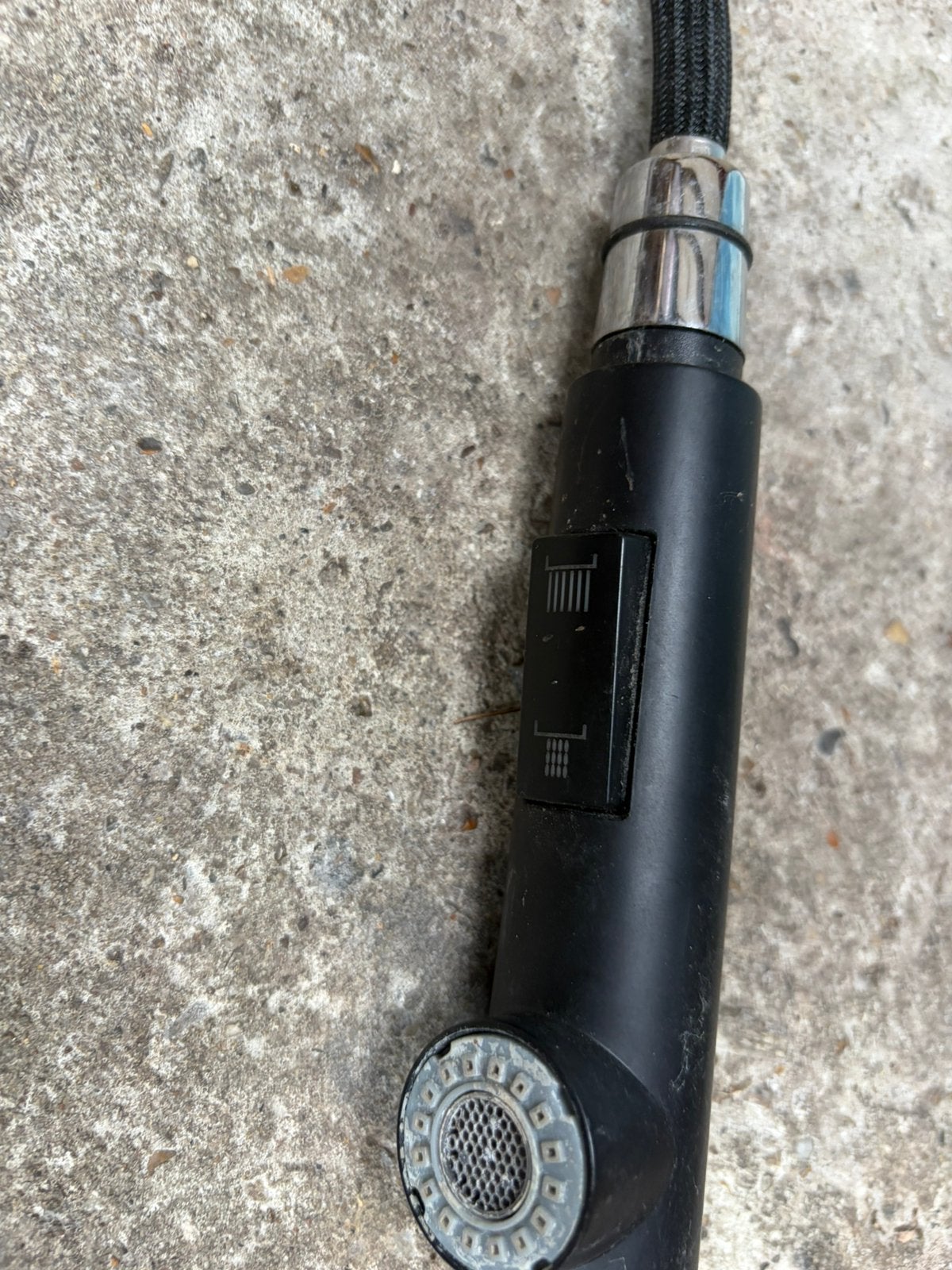 Kraan uitrekbaar met spray functie, Fietsen en Brommers, Fietsaccessoires | Fietspompen, Ophalen of Verzenden, Gebruikt