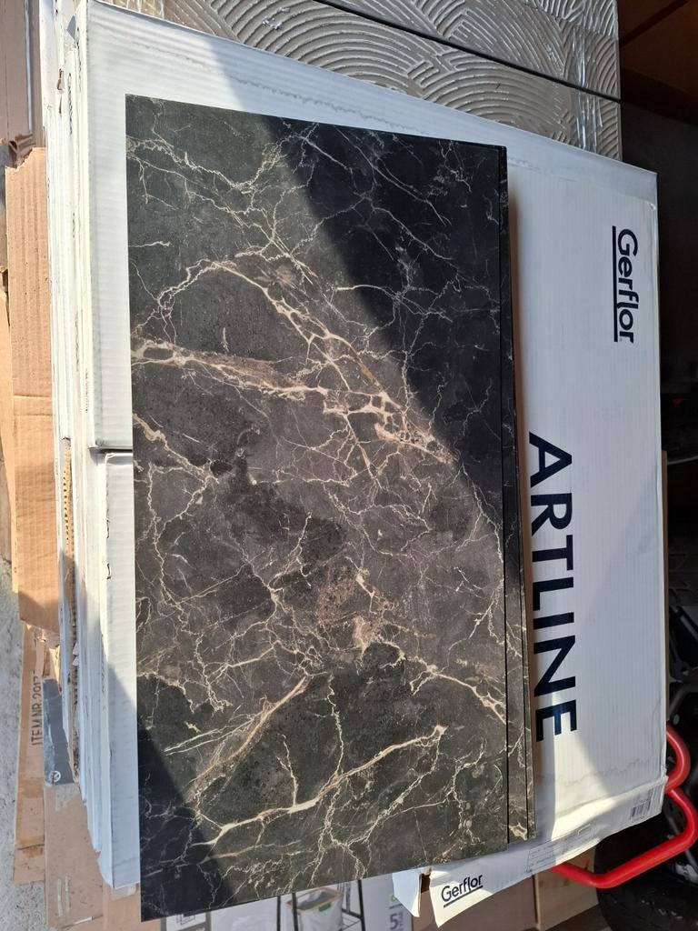 Carrelage PVC aspect marbre 56m², Enlèvement
