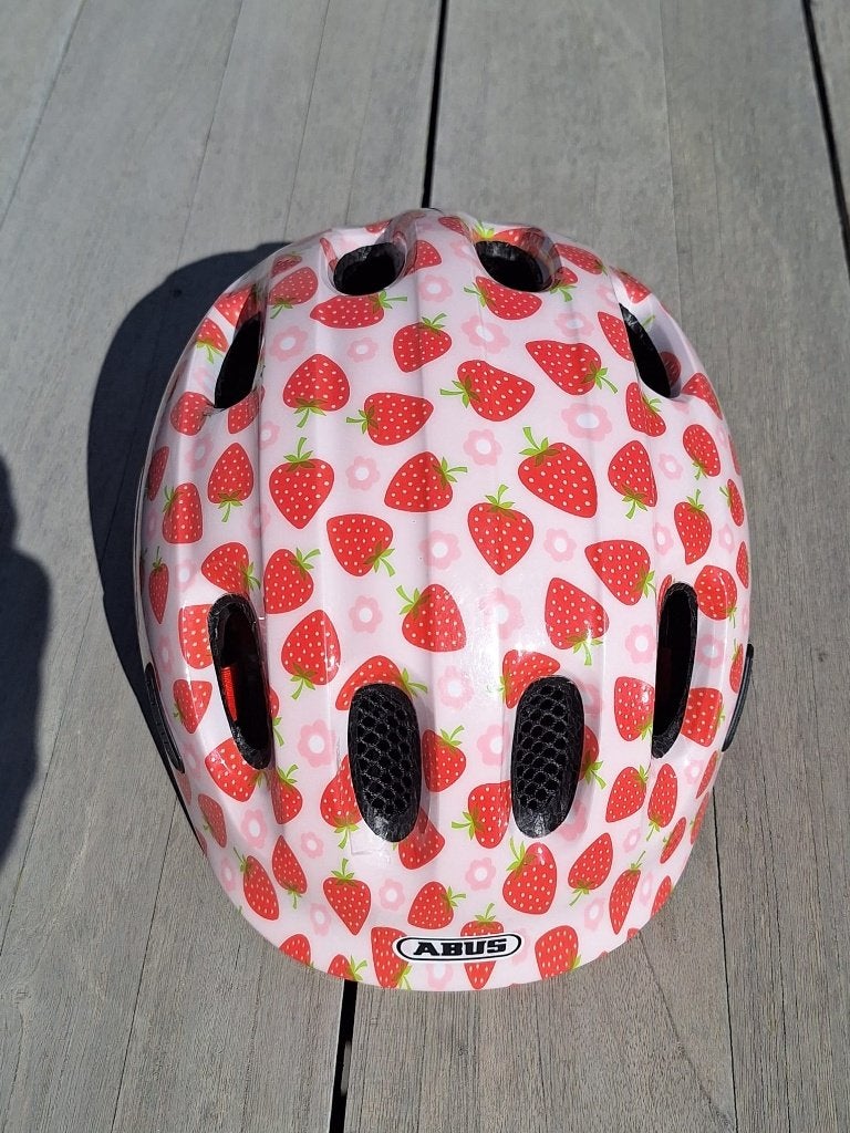 Fietshelm ABUS aardbei, Meisje, Zo goed als nieuw, Abus, Ophalen