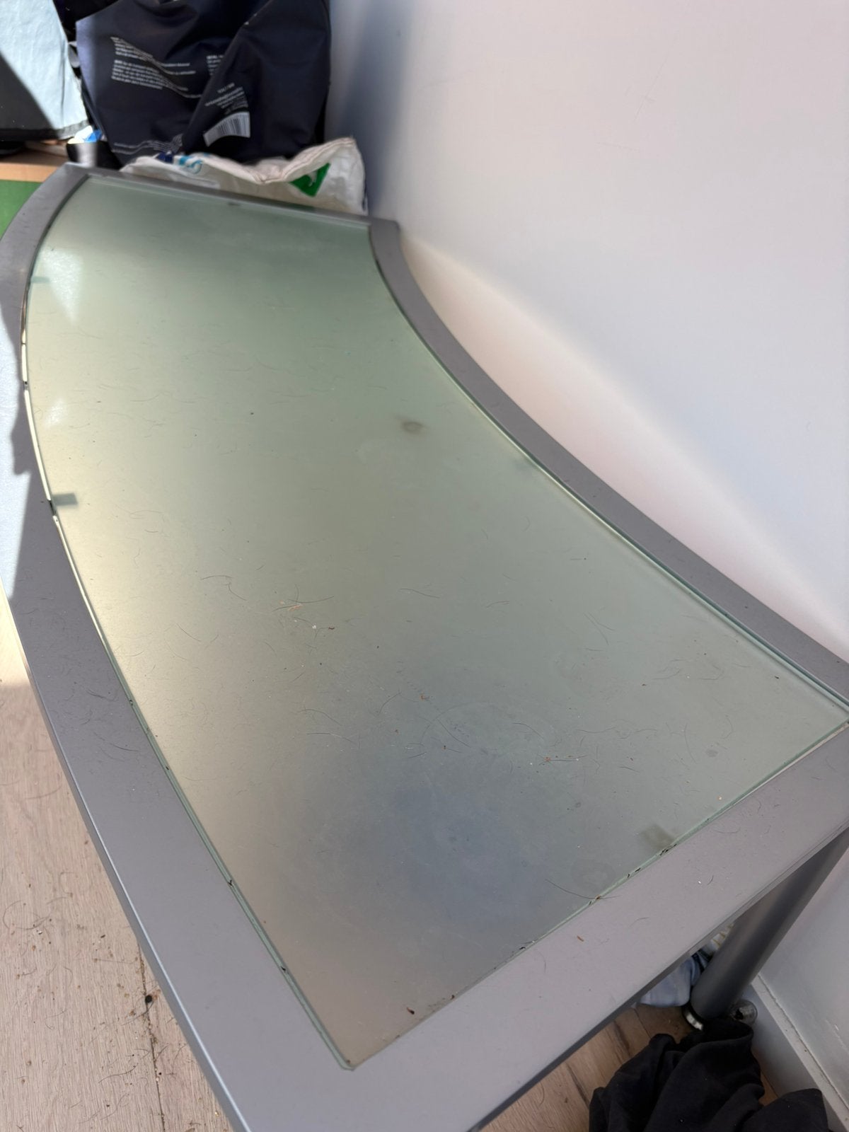 Salon tafel met glazen blad, Ophalen, Zo goed als nieuw