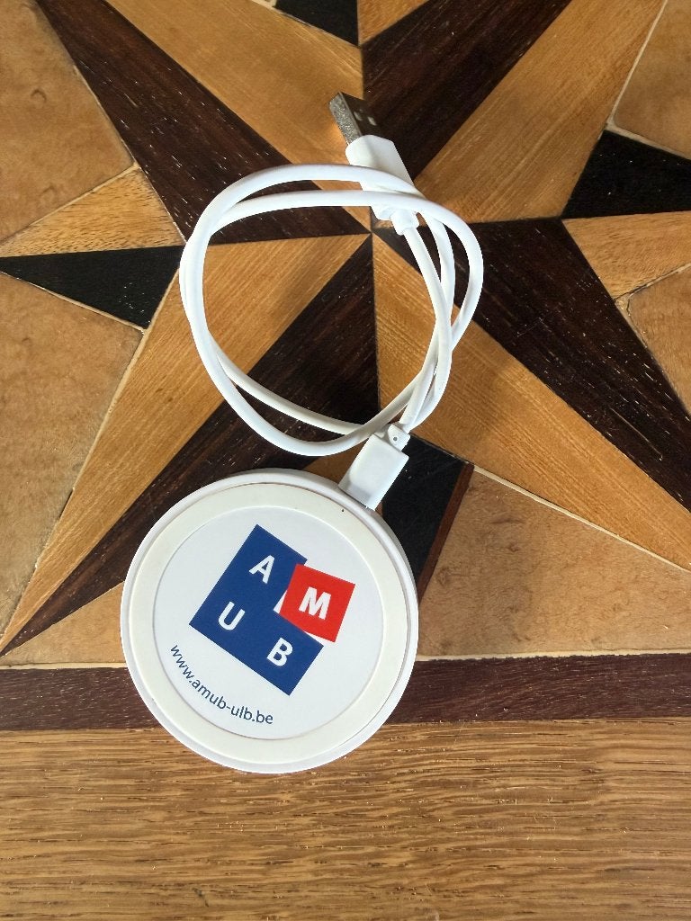 Chargeur sans fil Qi à induction (5W), Télécoms, Téléphonie mobile | Chargeurs pour téléphone, Enlèvement ou Envoi, Autres marques