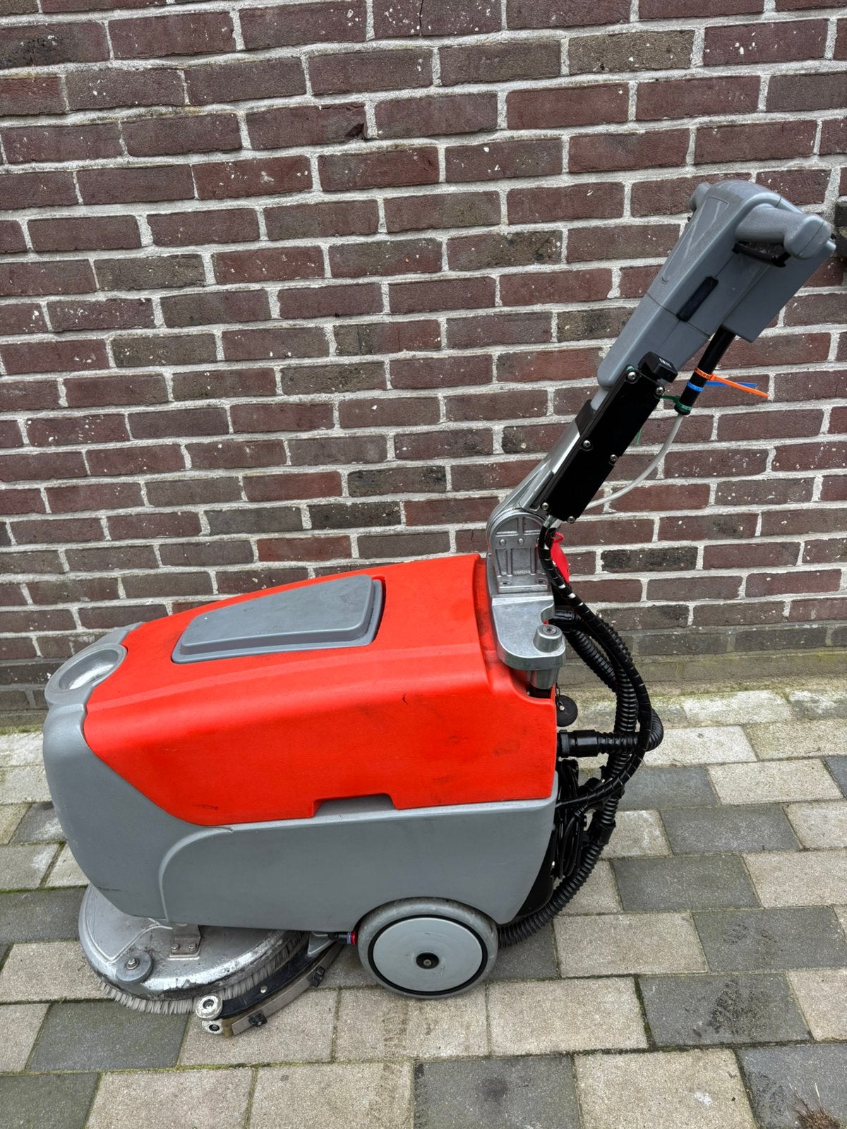 Hako Scrubmaster B12 TB 380 – Schrobmachine, Ophalen, Zo goed als nieuw, Schrobmachine