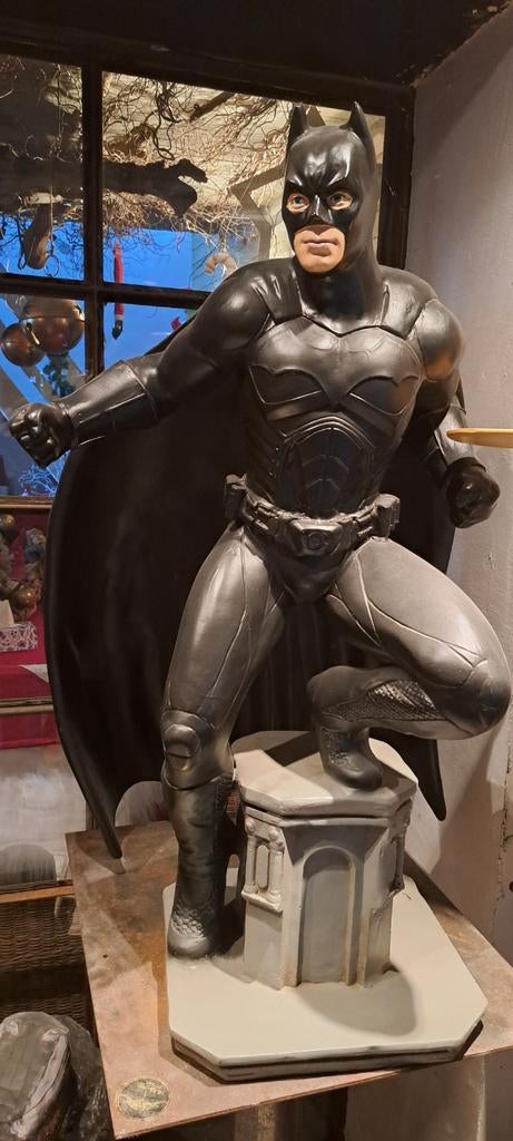 Statue batman, Collections, Enlèvement