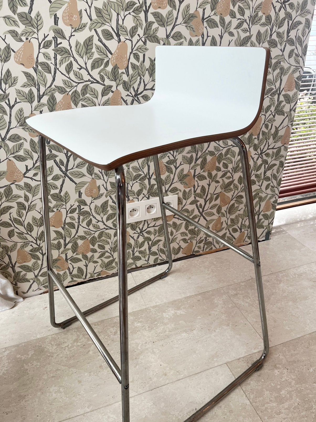 4 witte barkrukken Ikea, Maison & Meubles, Tabourets de bar, Enlèvement, Utilisé, Bois