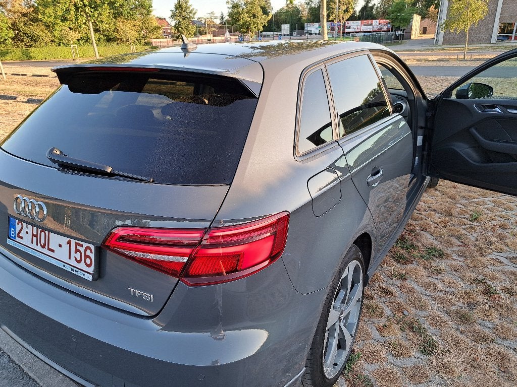 Audi A3 Sportline TFSI Tiptronic 150 ch, Autos, Cuir, Argent ou Gris, Achat, Entretenue par le concessionnaire