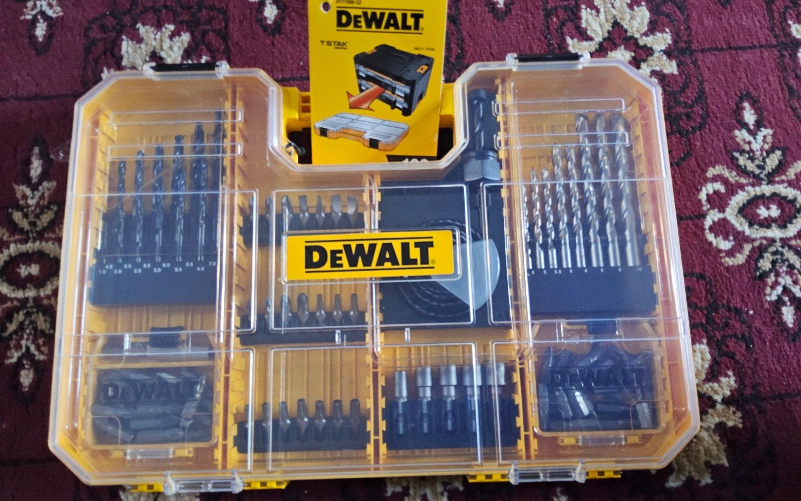 De DeWalt T-Stak Universal Set DT71569 bevat een 100-delige, Ophalen of Verzenden