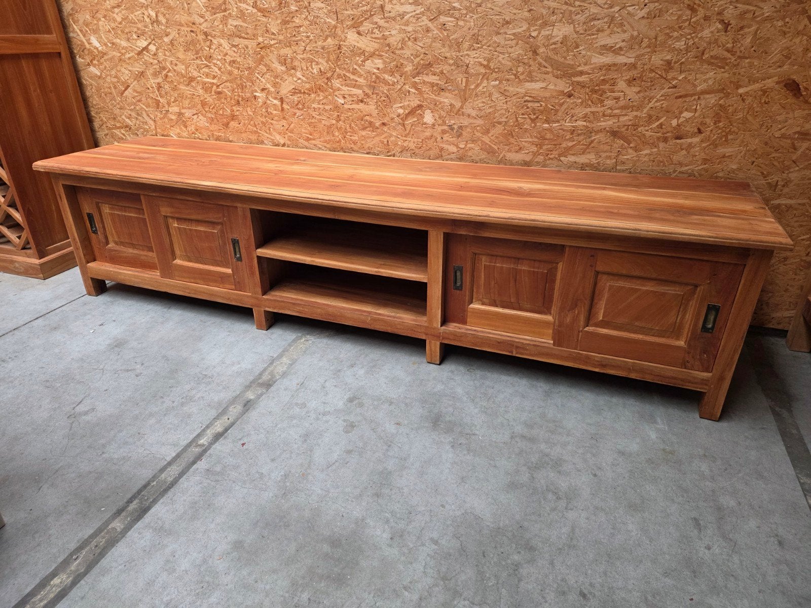 Mooi massief teakhouten tv meubel 220cm.vaste prijs, Ophalen