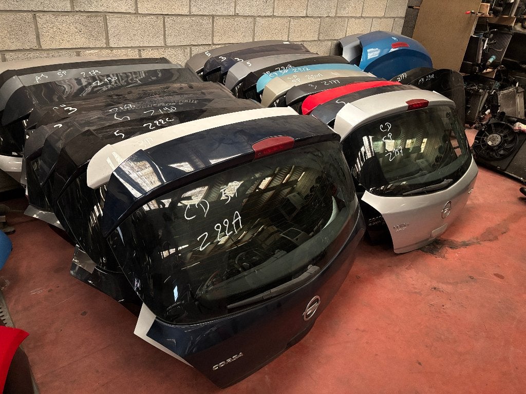 HAYON OPEL CORSA D, Arrière, RUE BRIGADE PIRON 307, Haillon arrière, Enlèvement