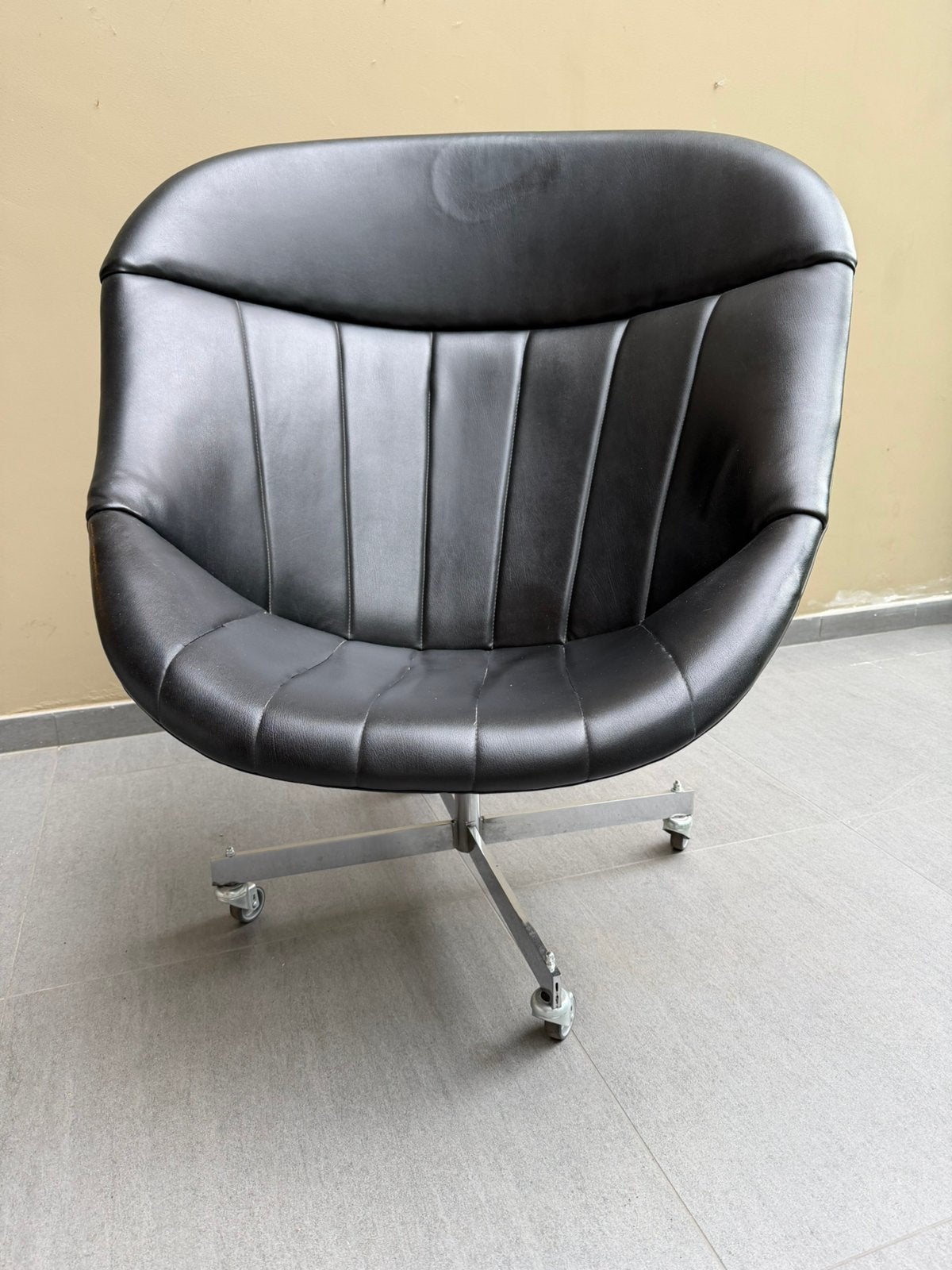 Vintage swivel chair by Rudolf Wolf, Ophalen, Gebruikt