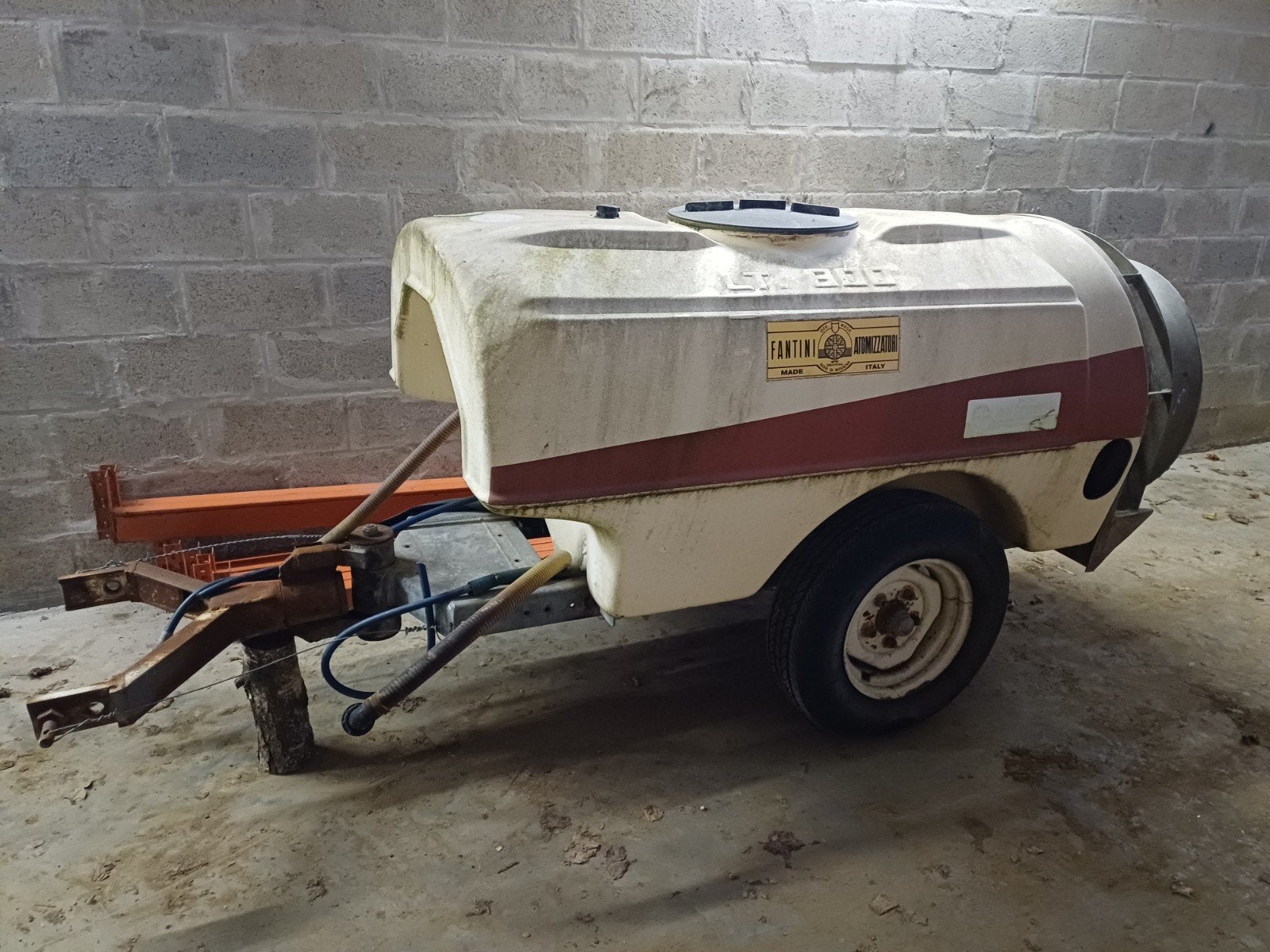 Waterton 800l, Ophalen