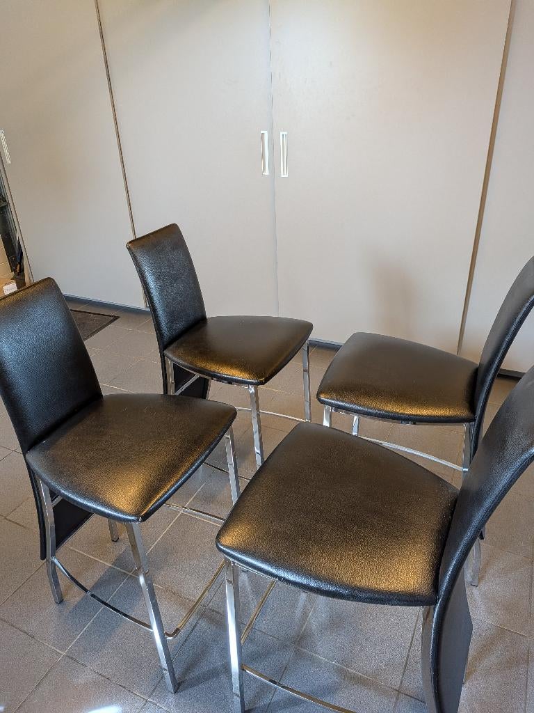 Keukenstoel zwart hoog, Ophalen, Gebruikt, Zwart, Vier