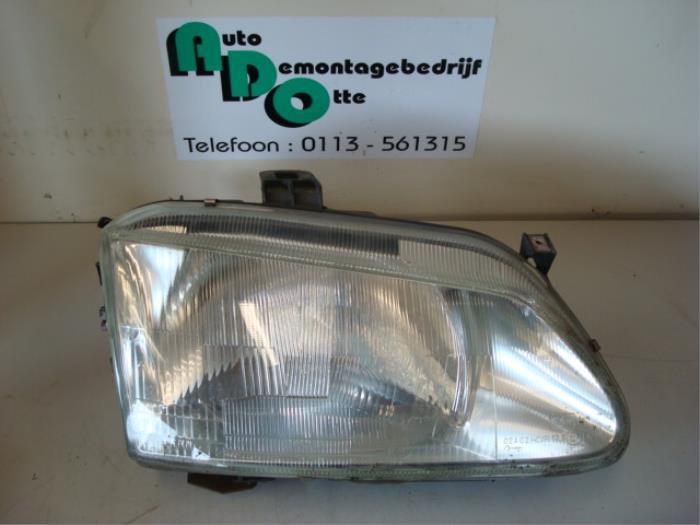 Phare droit d'un Renault Megane Scenic, Renault, -, 3 mois de garantie, Utilisé