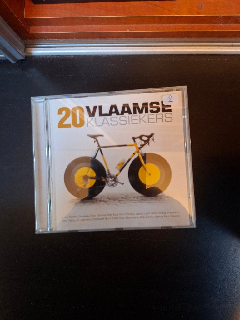 cd - various - 20 vlaamse klassiekers, Cd's en Dvd's, Ophalen of Verzenden, Zo goed als nieuw, Inclusief boekje, Verzamelalbum