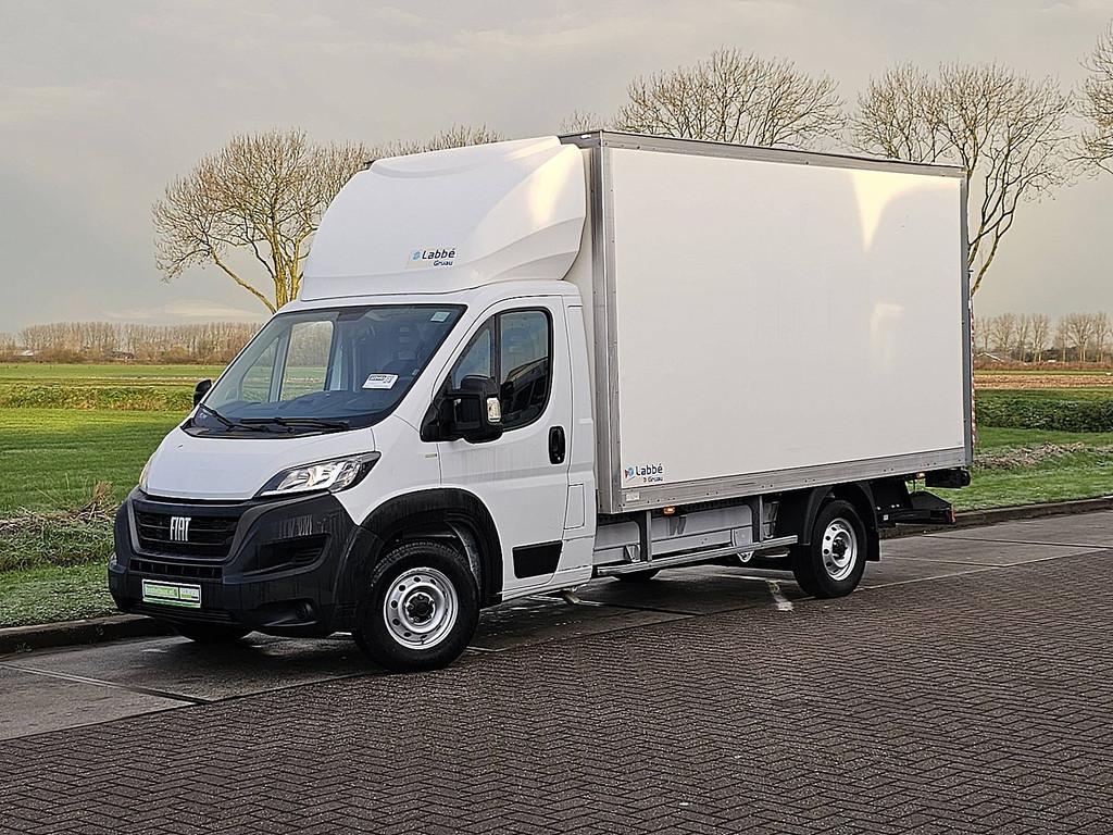 Fiat Ducato 35 2.2 MultiJet - Bakwagen Laadklep (bj 2022), Voorwielaandrijving, Gebruikt, Euro 6, 4 cilinders