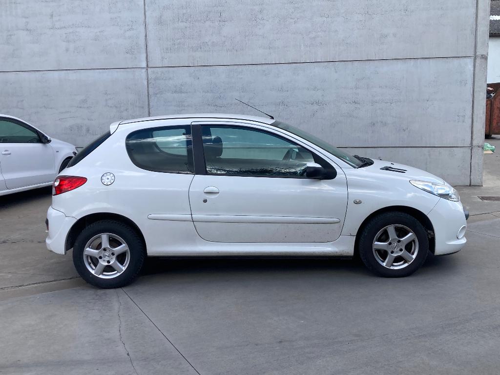 Peugeot 206+ 1.4 benzine 2012 met 88000km*airco*garantie*, Auto's, Zwart, 4 cilinders, Wit, Bedrijf