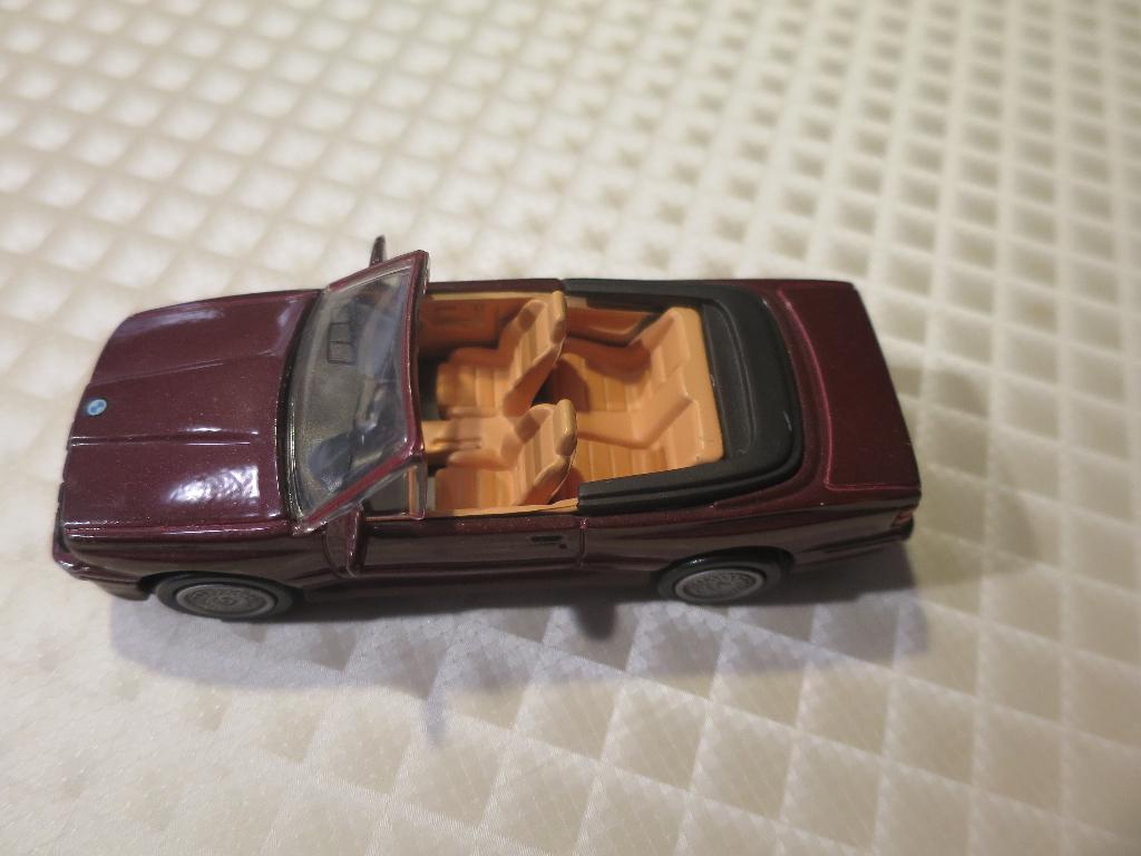Schaalmodel BMW E30 M3 cabrio, Verzamelen, Ophalen of Verzenden, Zo goed als nieuw, Auto's