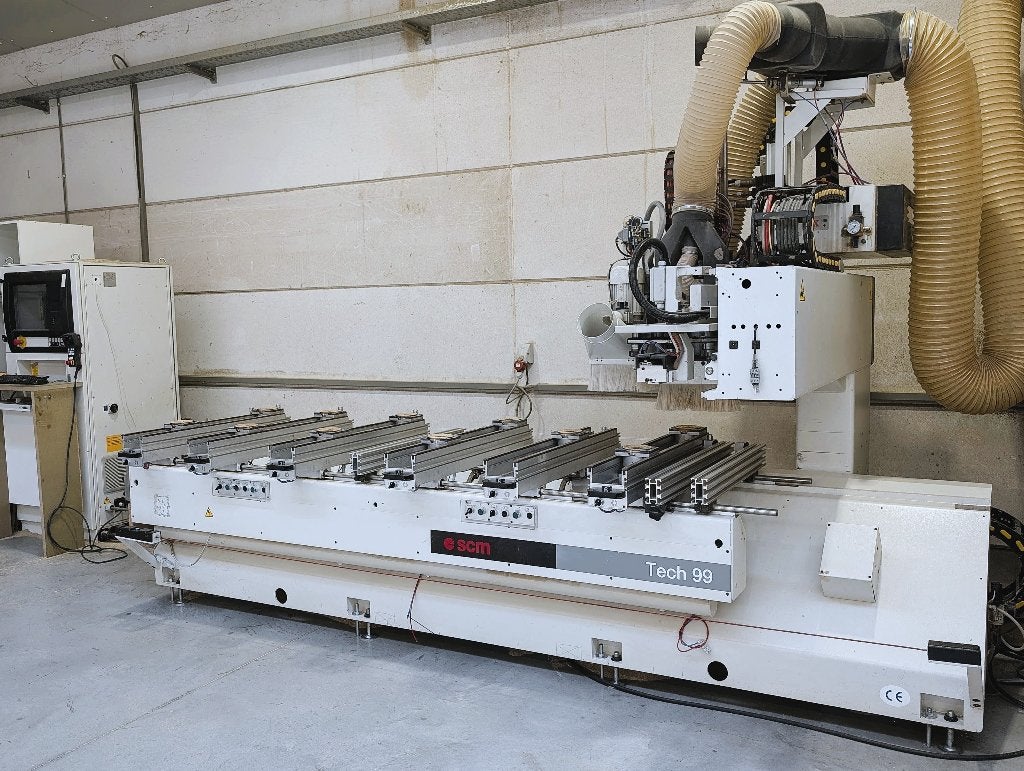 Centre d'usinage CNC SCM Tech 99 — D'occasion, Enlèvement