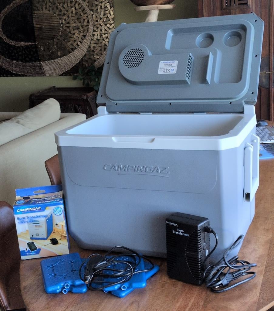 Elektrische koelbox " Powerbox Plus" 12/230V 36L Campingaz, Ophalen, Zo goed als nieuw, Koelbox