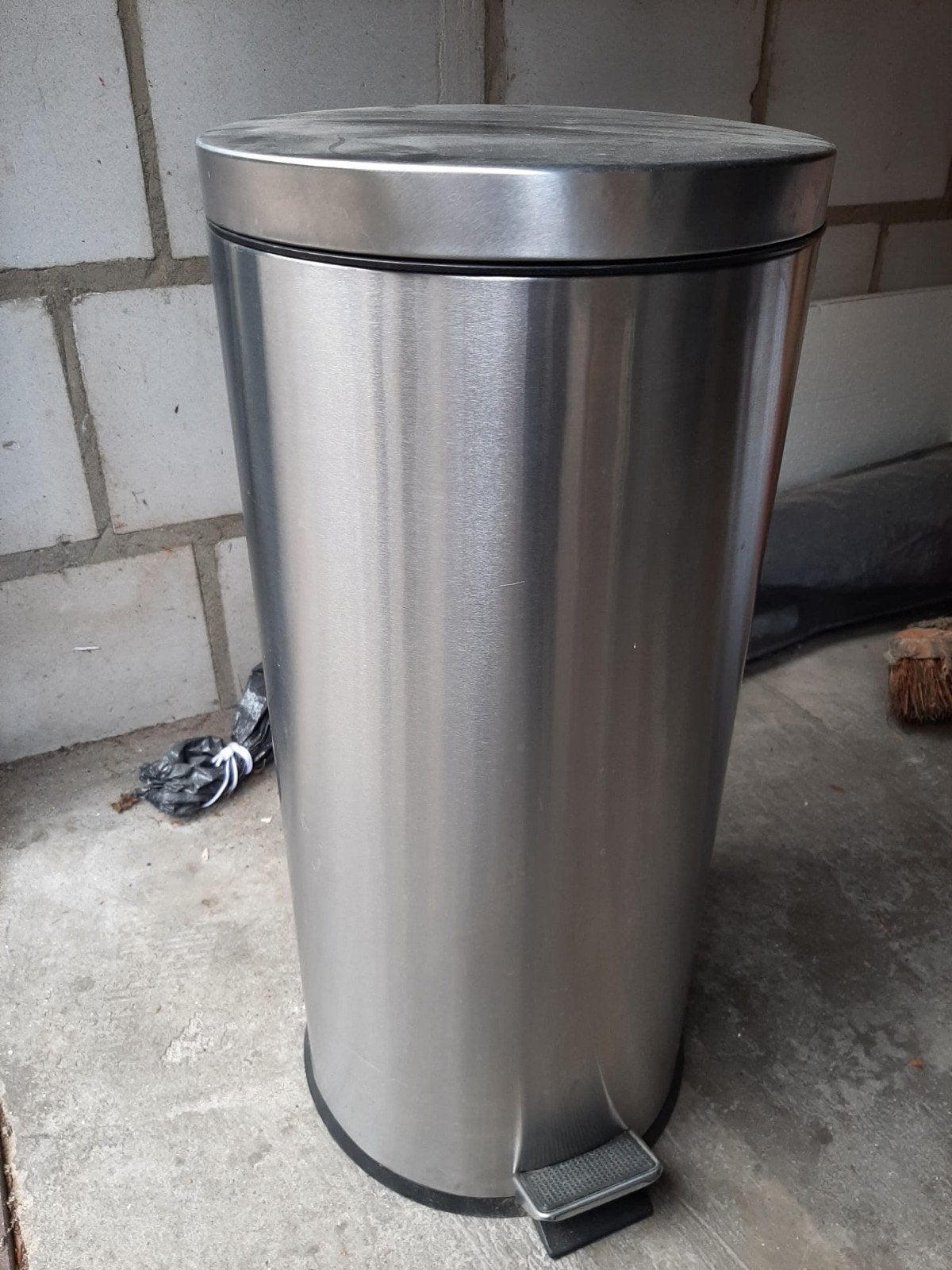 Poubelle à pédale, À pédale, 40 litres ou plus, Enlèvement, Utilisé
