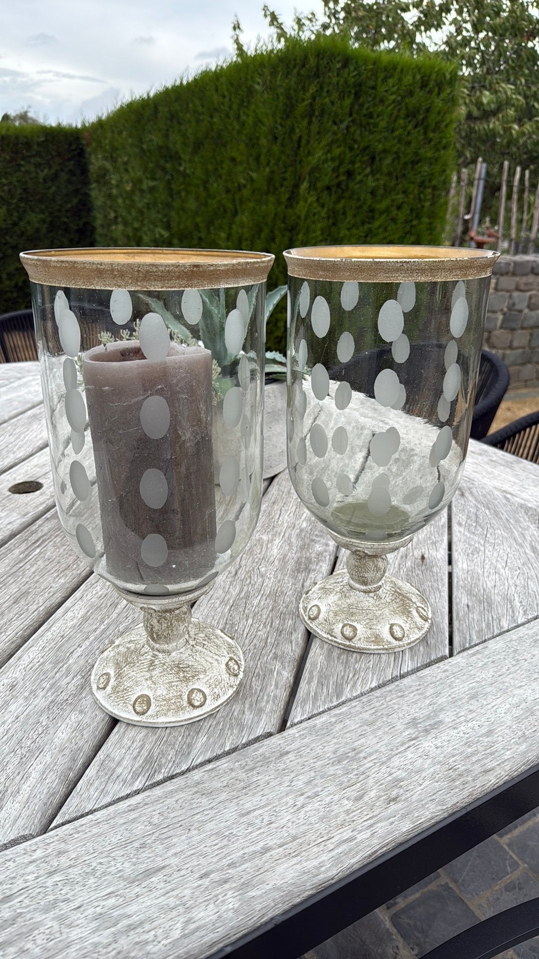 Phophores en verte et pieds en fer ceruse, Maison & Meubles, 38 cm, Photophore, Comme neuf, Verre
