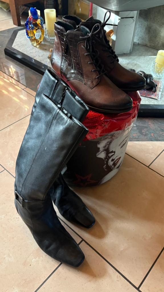 These boots are made for walking on the catwalk, Ophalen, Hoge laarzen, Zwart, Zo goed als nieuw