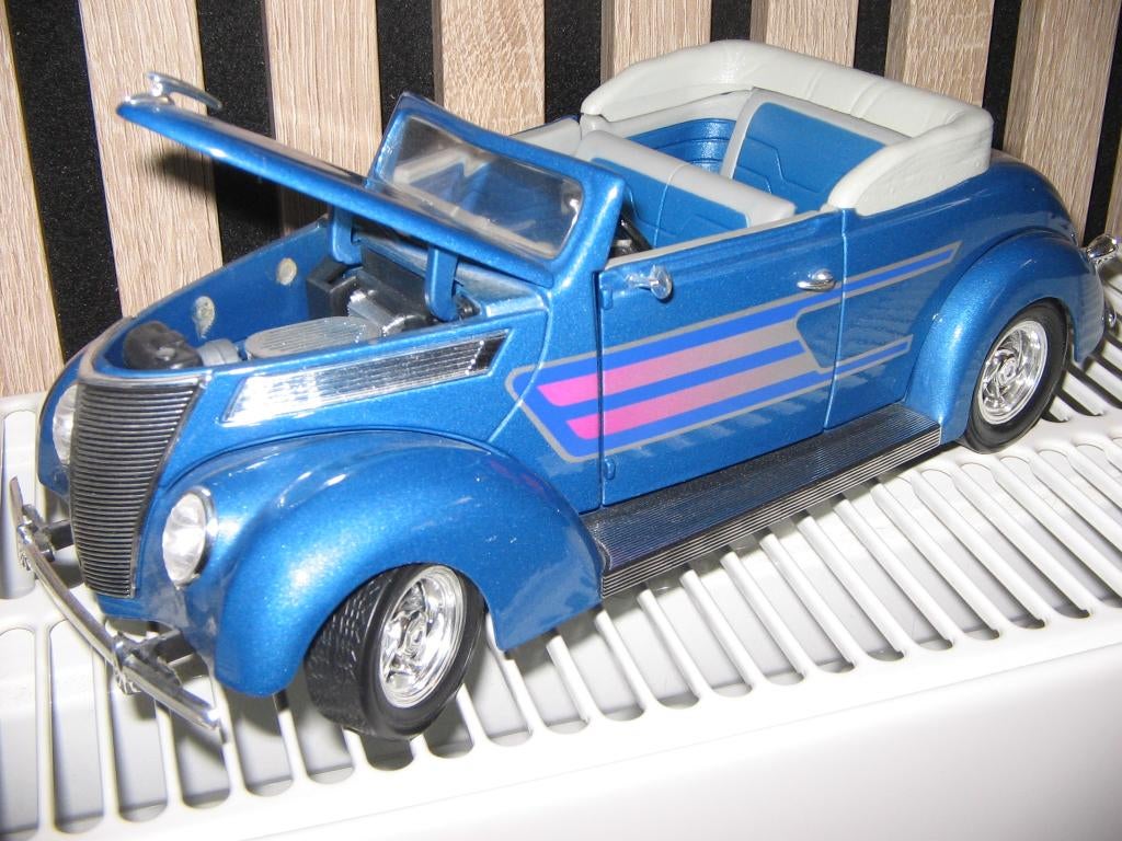 modelwagens op 1/18 zonder doos, Enlèvement ou Envoi, Neuf, Voiture, Autres marques