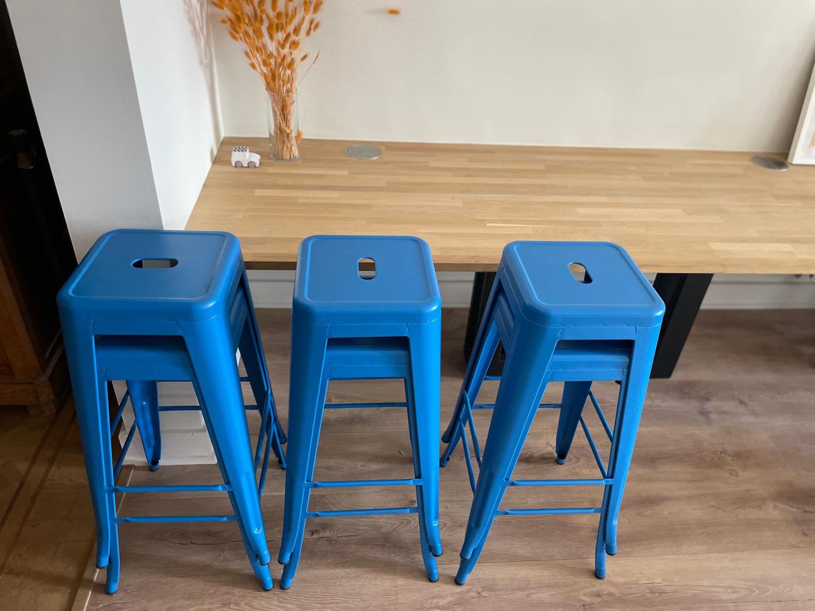 Blauwe metalen barkrukken - nieuwstaat, Ophalen, Zo goed als nieuw