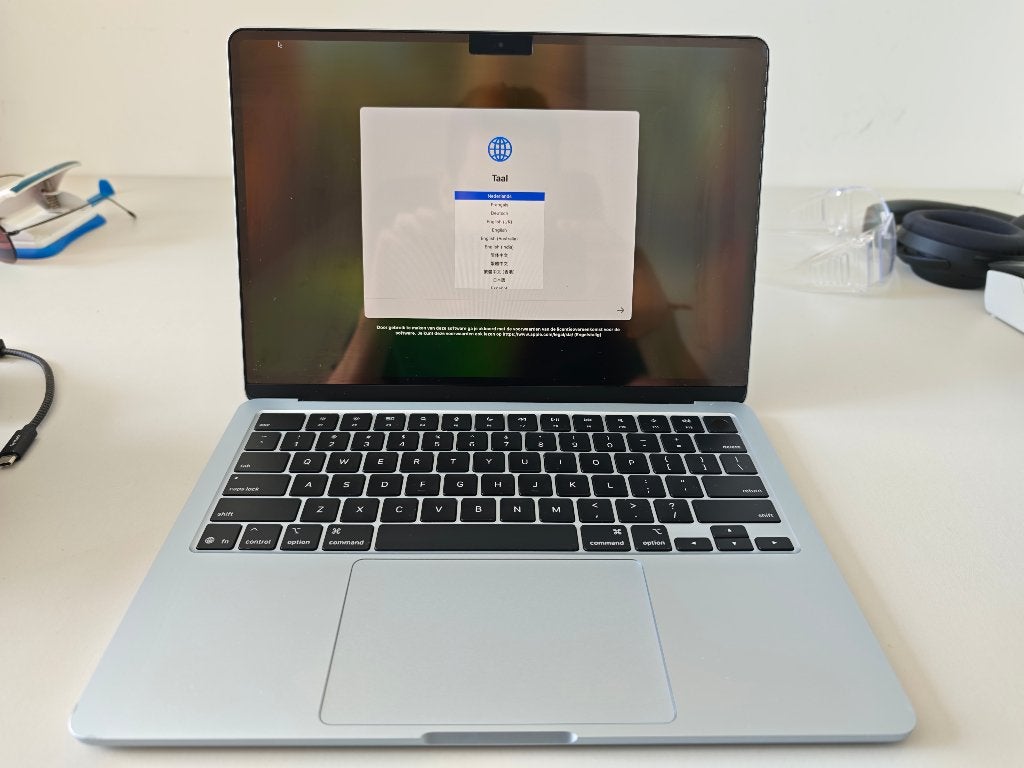 MacBook Air 13" M4 (2025) QWERTY 16 RAM / 256 SSD, Computers en Software, Apple Macbooks, Ophalen, Gebruikt, 256 GB, Qwerty