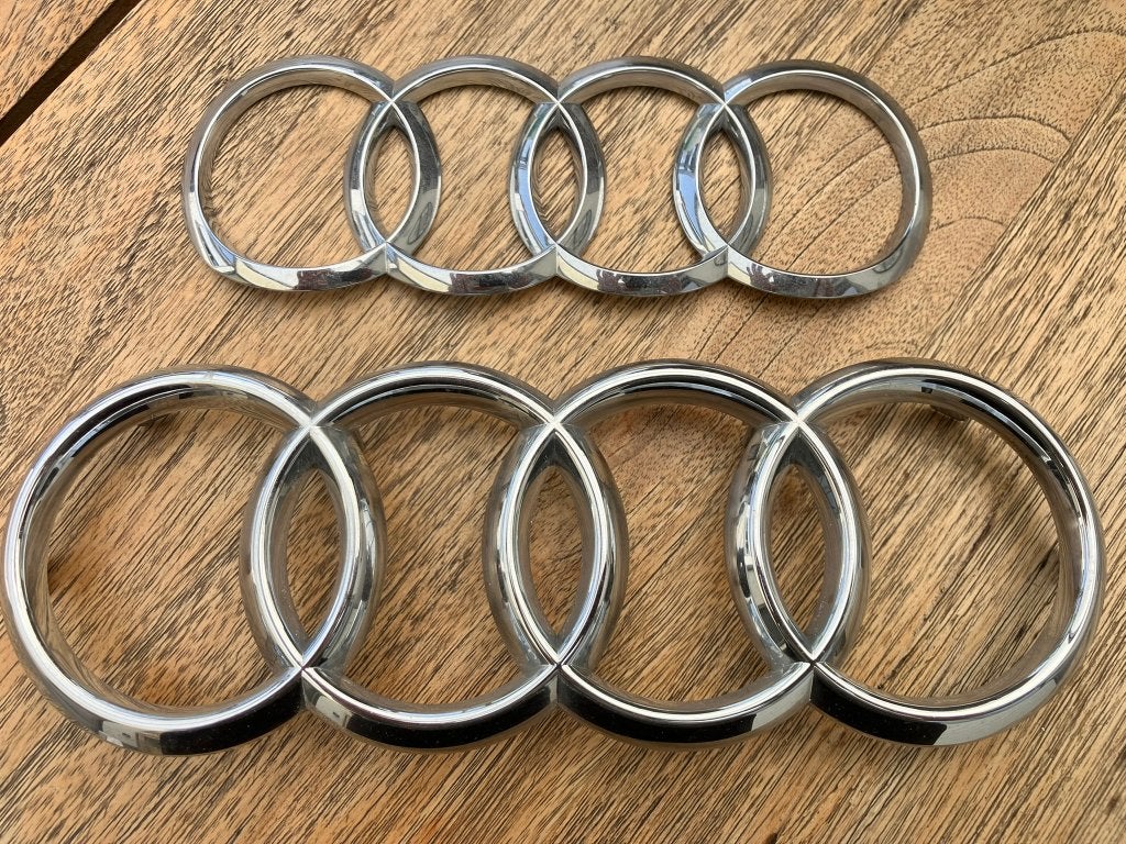 Originele Audi ringen voor op auto voor- en achteraan, Enlèvement ou Envoi, Comme neuf