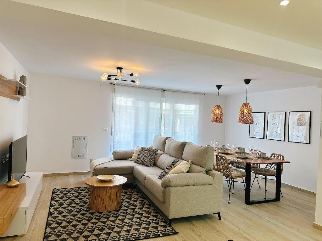 Gerenoveerd appartement bij strand in Torrevieja, Immo, Torrevieja, Spanje, 3 kamers, 104 m²